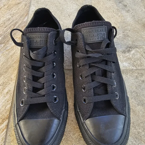 Converse Womens Black Lighweight Sneakers Size 7 - Picture 2 of 4